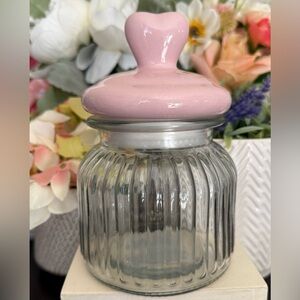 🆕🪷 LIMITED EDITION PINK HEART DECORATIVE GLASS CANDY & TRINKET JAR. BRAND NEW!